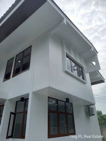 YG810 ให้เช่า บ้านเดี่ยว รีโนเวทแล้วทั้งหลัง ซอยพงษ์เพชรนิเวศน์ ประชาชื่น พร้อมอยู่ติดต่อ  คุณหญิงโทร  064-345-9870Line  0643459870 คลิกที่นี่ https://line.me/ti/p/4XKklRrgLg พื้นที่ 90 ตารางวา 2 ชั้น 6นอน 7น้ำพร้อมอยู่ เครื่องปรับอากาศ 8 ตัวเตียงนอน ตู้เสื้อผ้า 4 ห้องนอน  โซฟา เครื่องซักผ้า ตู้เย็นทำเลดี ใกล้ทางด่วน และ สถานีกลางบาซื่อเหมาะสำหรับพักอาศัยหรือทำออฟฟิศ ราคาเช่า 55,000 บาท/เดือน**เงินล่วงหน้า 1 