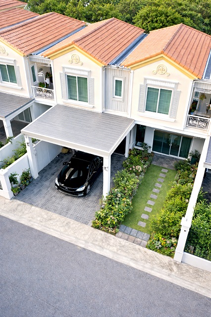 สุขุมวิท บางแสน ห้วยกะปิ 13-17 ตลาดนัดจตุจักรชลบุรี 1.4 กม.ให้เช่าบ้านทาวน์โฮม ฟังก์ชัน 3 นอน 3 น้ำ  ใกล้แลนด์มาร์กเมืองชลบุรี