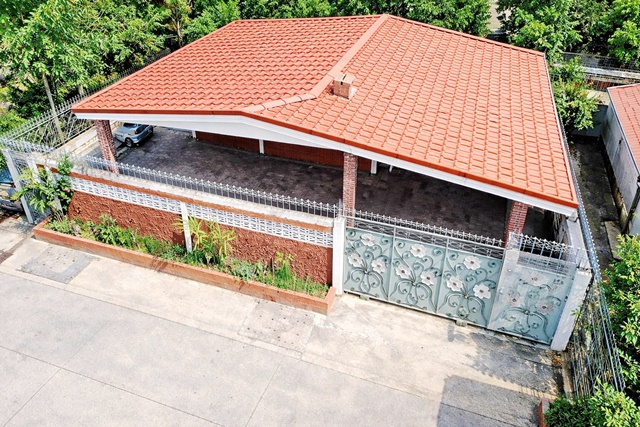 BTS ม.เกษตร 1.22กม. ให้เช่าบ้านชั้นเดียว รัชดา พหลโยธิน34 5นอน 2 แอร์ BTSเสนานิคม 1.02กม.  40ตรว. 160ตรม. 19,998B-M เมเจอร์  รัชโยธิน 1.44กม.  ทำเลดี กว้างขวาง  2น้ำ 1จอดรถ 2แอร์ สะดวก เข้า-ออกได้หลายทาง เซ็นทรัล ลาดพร้าวBTS Kasetsart University 1.22km. One-story house for rent 5bed 2A/C BTS Senanikom 1.02km. Ratchada Phahonyothin34 40sq.wa. 160sq.m. 19,998B-M Major Ratchayothin 1.44 km. good location spacious 2bath 1parking convenient can enter and exit in many ways Central LatPhrao.ประเสริฐมนูกิจ ลาดพร้าว งามวงศ์วาน เสนานิคม รัชดา พหลโยธิน34 แขวงเสนานิคม เขตจต