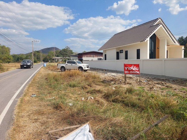 ขายที่ดินตำบลตาลเดี่ยว อำเภอแก่งคอย จังหวัดสระบุรี เนื้อที่ 88 ตารางวา#รายละเอียดและที่ตั้งทรัพย์-ที่ดินขนาด 88 ตารางวา-ตั้งอยู่ตำบลตาลเดี่ยว อำเภอแก่งคอย จังหวัดสระบุรี-ที่ดินติดถนนลาดยาง -ห่างจากโรงพยาบาลแก่งคอยเพียง 1 กิโลเมตร-ห่างจากถนนมิตรภาพเพียง 500 เมตร-ที่ดินอยู่ในแหล่งชุมชน เหมาะสำหรับสร้างบ้านพักอาศัย มีเพื่อนบ้าน**ราคาขายเพียง 850,000 บาท#สนใจติดต่