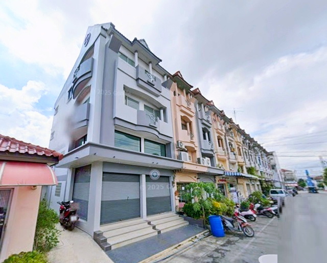 บิ๊กซี เคหะร่มเกล้า 500 ม.490ตร.ม.เชื่อมต่อกัน 2 คูหา 3 ชั้น ให้เช่าอาคารพาณิชย์ขนาดใหญ่ 4 น้ำ 41ตร.วา.  รร.ร่วมฤดีวิเทศศึกษา มีนบุรี 3 กม. เหมาะสำหรับทำออฟฟิศ คลังสินค้า ร้านค้า 24,998 B-M.ตลาดสดเกรียงไกร 1.1 กม.ถ.เคหะร่มเกล้า ลาดกระบัง MRT มีนพัฒนา 3.4กม. Ruamrudee International School Min Buri 3 km. Big C KehaRomKlao 500m. LatKrabang MRT MinBuri 3.4km. Large commercial building for rent 2 connected units 3-storey 4bath 41sq.wa. 490sq.m.Suitable for office warehouse shop.24,998 B-M. Kriengkrai Fresh Market 1.1 km. Keha Rom Klao Rd. แยก-ตลาดเกรียงไกร ถ.เคหะร่มเก�