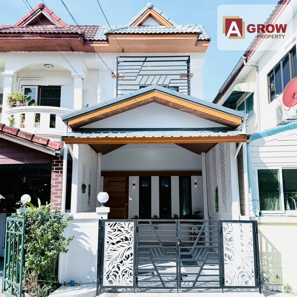 หมู่บ้านมารวย  ซอยร่มเกล้า 44 บ้านสวย ฝ้าเพดานสูง โปร่ง ตกแต่งครบ พร้อมอยู่ที่ตั้ง : ซอยร่มเกล้า 44 แขวงคลองสามประเวศ เขตลาดกระบัง กรุงเทพมหานครรหัสทรัพย์ : AGT01235ราคาขาย : 2,090,000 บาทรายละเอียดทรัพย์ :- ทาวน์เฮ้าส์ 2 ชั้น- เนื้อที่ 17 ตรว.- 2 ห้องนอน- 2 ห้องน้ำ- 1 ห้องครัว- 1 ห้องโถง- 1 จอดในบ้านจุดเด่น :- บ้านรีโนเวทใหม่ทั้งหลัง เฟอร์ฯครบ พร้อมเข้าอยู่- บ้านสวย ฝ้าเพดานสูง โปร่ง- ต่อ�