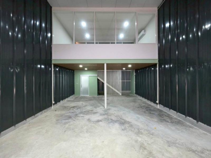 ให้เช่าโกดัง อ่อนนุช ใก้ล MRT ศรีนุชสนใจติดต่อ คุณเจี๊ยบ Tel. 081 416 4142 Tel. 094 448 5038id : jeab_chick (สามารถแอดไลน์ สอบถามได้ คะ)โกดัง ขนาดพื้นที่ 118 ตรม.ออฟฟิศ ห้องน้ำ 3-4 ที่จอดรถรถใหญ่เข้า-ออก ได้สะดวกราคา 38,000 บาท/เดือนสัญญา 3 ปีประกัน 2 เดือน + ล่วงหน้า 1 เดือนสถานที่ใก้ลเคียงBTS อ่อนนุชMRT ศรีนุชสนใจติดต่อ คุณเจี๊ยบTel. 081 416 4142Tel. 094 448 5038id : jeab_chickPL. Real Estate Brokerhttp://www.kaibaanteedin.comบริการรับฝากเช่า/ขาย คอนโด บ้าน ที่ดิน โกดั�