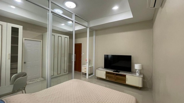 ขายให้เช่าบ้าน ด่วน 2 ชั้น บ้านสวนเนรมิตร ออเงิน-รามอินทรา เพิ่มสิน 49 พร้อมสระว่ายน้ำส่วนตัวเช่า 200,000 บาท/เดือน ประกัน2 ล่วงหน้า1 ขั้นต่ำ 1 ปีขาย 45,000,000 บาท ค่าโอนคนละครึ่งติดต่อ คุณช่อผกา โทร 0616198565 LINE 0616198565สำรอง LINE 0812523279 ส่งลิ้งก์ไว้ได้เลย- บ้าน 2 ชั้น พื้นที่ 1 ไร่ ขนาดพื้นที่ใช้สอย 320 ตารางเมตร- 5 ห้องนอน 5ห้องน้ำในตัว จอดรถยนต์ 6 คัน- 2 ห้องรับแขก ครัวไทย 1 ห้อง และครัวฝรั่ง- เฟอร์�