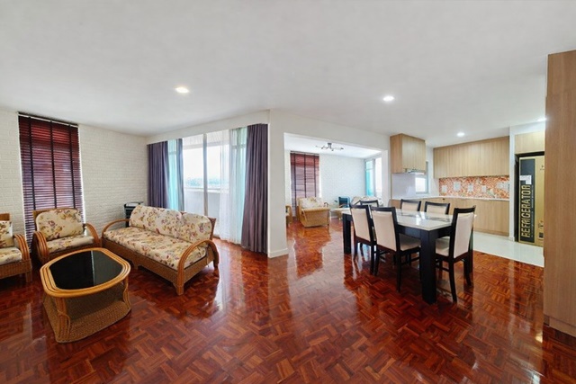 100 ตร.ม. ให้เช่า Penthouse 2นอน คอนโดหรู Riviera Up Condo ฟังก์ชันครบ  เมืองทองธานี 600 ม. ติวานนท์ บอนด์สตรีท MRT เมืองทองธานี 1.5 กม.  2 น้ำ   ศูนย์แสดงสินค้า และแหล่งไลฟ์สไตล์   ชั้น 10 เฟอร์ฯครบ 18,998B-M. ระบบความปลอดภัยสูง ที่จอดรถเพียงพอ เหมาะอยู่อาศัย  และลงทุนระยะยาว ถ.ติวานนท์ unit size 100 sq.m. Luxury Riviera Up Condo Penthouse for rent 2bed on 10th floor MuangThongThani 600m. Tiwanon BondStreet MRT MuangThongThani 1.5km.  2bath   exhibition center and lifestyle hub  fully furnished rent 18,998 THB per month high security system ample parking suitable for living and long term investment o