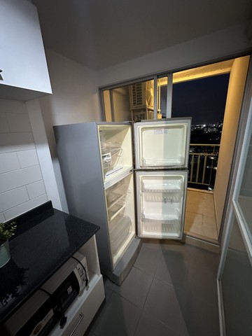 ให้เช่า คอนโด ลุมพินี วิลล์ ประชาชื่น-พงษ์เพชร 1 ห่างจากห้างเดอะมอลล์งามวงค์วาน 300 เมตร. HOMEPRO 100 เมตรห้องขนาด 32 ตร. ม. ชั้น 19 ตึก เอ เครื่องใช้ไฟฟ้าครบ มีเครื่องซักผ้า- แอร์ 2 ตัว- เครื่องซักผ้า- เครื่องทำน้ำอุ่น- ทีวี- ตู้เย็น- เฟอร์นิเจอร์ครบสิ่งอำนวยความสะดวก- สระว่ายน้ำ, ฟิตเนส- ร้านค้า, ร้านอาหาร, ร้านซัก อบ รีด- ห้องสมุด- 7 eleven มินิมาร์ท- อื่นๆ (สนามเด็กเล่น)- ราคา 7500บาท/เดือ�