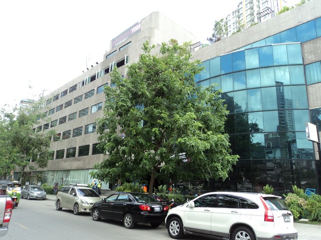 เช่าออฟฟิศสีลม บางรัก อาคารมหานครเซ็นเตอร์  ขนาด 70  ตรมขึ้นไป.สีลม เขตบางรัก  รถไฟฟ้า BTS สถานีศาลาแดง  O2,512,59O9,  O84,543,4833ดูข้อมูลเพิ่มที่  www.irentoffice.com ยินดีรับฝากขาย-ให้เช่าสำนักงานค่าประกันการเช่า    3    เดือนค่าเช่าล่วงหน้า      1    เดือนสัญญาการเช่าสำนักงาน3ปีขนาดพื้นที่ออฟฟิศให้เช่า 70ตารางเมตรขึ้นไปขนาดพื้นที่ และค่าใช้จ่ายต่างๆ อาจมีการปรับเปลี่ยนกรุณาโทรสอบถามเพื่อยื�