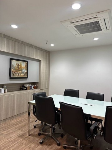 RPJ547ให้เช่าอาคารสำนักงาน4.5ชั้น ใกล้โรงเรียนเลิศหล้า เหมาะสำหรับ โฮมออฟฟิศ liveสด คลังสินค้า คลีนิคใกล้ทางด่วนศรีรัช และ ลาดพร้าว เกษตร ประเสฐิมนูกิจ เอกมัย - รามอินทรา เนื้อที่  25 ตร.วา พื้นที่ใช้สอย 363 ตร.ม.ตึกหน้ากว้าง 6 เมตร 4ห้องทำงาน 4ห้องน้ำ 2 ที่จอดรถสนใจติดต่อเจียบ 092-851-6969Line keti2522ค่าเช่า 120,000 บาท/เดือนสามารถนัดเข้าชมล่วงหน้า 1 วันเท่านั้นรับผู้เช่าชาวจีนโครงการ Nirvana@Work �