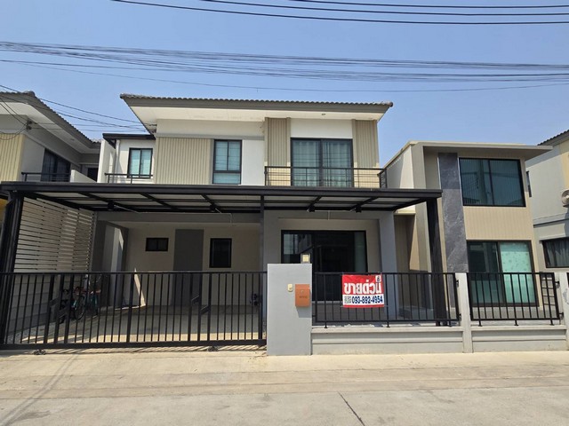 ขายบ้านแฝดพร้อมออฟฟิศส่วนตัวThe Plant ศรีนครินทร์–เทพารักษ์The Plant Srinakarin-Theparakบ้าน Multifunction อยู่ก็สบาย ทำงานก็ได้จริง ในหลังเดียวบ้านแฝดสภาพนางฟ้า ที่ออกแบบมาเพื่อการใช้ชีวิตยุคใหม่โดดเด่นด้วย ออฟฟิศแยกเป็นสัดส่วนอีก 1 หลัง เหมาะมากสำหรับ- เจ้าของกิจการ- ฟรีแลนซ์  ทำงานที่บ้าน- ครอบครัวที่ต้องการพื้นที่อเนกประสงค์ บ้านดูแลดี ต่อเติมครบ พร้อมเข้าอยู่ ไม่ต้องทำเพิ่ม ร�