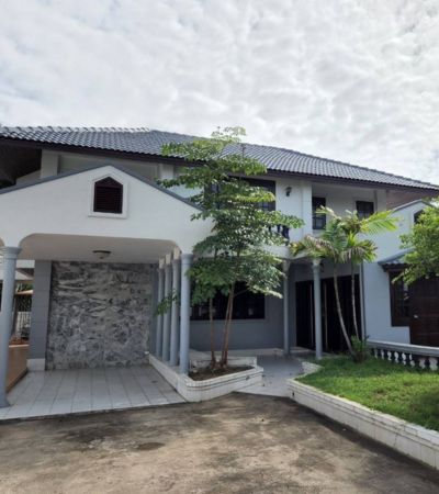 ขาย 18 ล้านบาท*บ้านพร้อมที่ดิน 243 ตร.ว.โซน แม่เหียะ-เชียงใหม่ บ้านเดี่ยว 2 ชั้น รีโนเวทใหม่ทั้งหลัง (มี.ค 67)บ้านเปล่า ไม่มีเฟอร์นิเจอร์เหมาะอยู่อาศัย / ลงทุน / ทำโฮมออฟฟิศ.เนื้อที่ดิน 243 ตารางวาพื้นที่ใช้สอย 395.5 ตารางเมตร• บ้านเดี่ยว 2 ชั้น• 4 ห้องนอน | 3 ห้องน้ำ• ห้องนั่งเล่น + ห้องรับแขกขนาดใหญ่• พื้นที่จอดรถมีหลังคา 3 คัน• จอดรถในพื้นที่โล่งเพิ่มได้อีก 2–3 คัน.รายละเอียด�