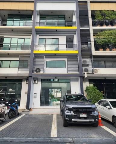 ให้เช่าโฮมออฟฟิส 3.5 ชั้น โครงการ H-Cape Biz Sector อ่อนนุช สุขาภิบาล 2 ใกล้โรงพยาบาลสิรินธร ( จดทะเบียนบริษัทได้ )ราคาเช่า 75,000 บาท / เดือน ( ประกัน 3 เดือน ล่วงหน้า 1 เดือน ) ที่ตั้ง ถนนสุขาภิบาล 2 แขวงประเวศ เขตประเวศ กรุงเทพมหานครติดต่อ : คุณภัสพงณ์ 0634098164Line : binkem22https://www.facebook.com/profile.php?id=61581484955548เนื้อที่ 31.3 ตารางวา พื้นที่ใช้สอย 295 ตารางเมตร หน้ากว้าง 5.5 เมตร ลึก 15.45 เมตร จำนวน 3.5 ชั้น 4 ห้องนอน 3 ห้องน้ำจอด�