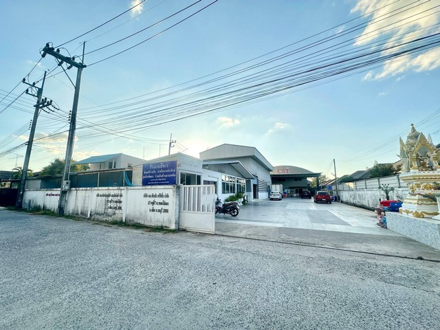 #ปล่อยเช่า #โรงงานใกล้อมตะ #ใกล้บายพาสกรุงเทพ_พัทยา อาคารโกดังให้เช่า  #มีสามอาคารอาคานที่1 ห้องอาหารอาคารที่2  ห้องออฟฟิศอาคารที่3 โรงผลิตพร้อมออฟฟิศ ทำโรงชุบได้ ทำโรงงานฉีดพลาสติกได้โรงงานทอผ้า หรือ โรงเย็บได้และอื่นๆ มาพูดคุยกันได้ มีใบ รง.ไม่รับโรงกลึง หรือที่ทำให้เกิดเสียงดังพิกัด : ต.หนองไม้แดง อ.เมือง ชลบุรี ▪️ใกล้นิคมอมตะ เพียง 3 กม.▪️เนื้อที่ 2ไร่ ▪️�