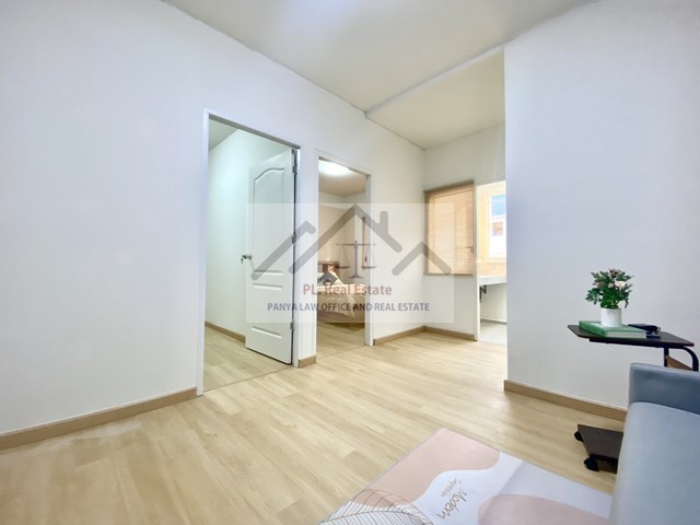 ขายคอนโด2ห้องนอนห้องมุม 32.33 ตร.ม เอื้ออาทรพหลโยธินกม.44 ปทุมธานี ซอยมิตซูบิชิใกล้นวนคร ม.ธรรมศาสตร์ รังสติ ตลาดไท ห้างฟิวเจอร์ราคาขายเพียง 619,000 บาทที่ตั้ง ถนนพหลโยธิน ซอยมิตซูบิชิ ตำบล คลองหนึ่ง อำเภอคลองหลวง ปทุมธานีแผนที่ : https://goo.gl/maps/L6rxyAzDnoLBzwNq6https://www.facebook.com/profile.php?id=61581484955548ติดต่อ : คุณภัสพงณ์ 063-409-8164Line : deedaa23พื้นที่ 32.33 ตรม. ชั้น 4 ห้องมุม 2 ห้องนอน 1 ห้องน้ำ 1 ห้องนั่งเล่น 1 ห้องครัวตกแต่งฟิ