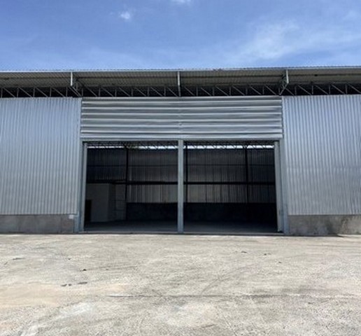 RK0808 ให้เช่าโกดัง ขนาด 420 ตารางเมตร นาป่า บายพาส ชลบุรี ตู้คอนเทนเนอร์ 40 ฟุตเข้าได้ติดต่อAgent  : คุณเด่นชัย                  : 09-8481-8989                  :06-2839-4747 ID Line        :0984818989                   : https://line.me/ti/p/ezz8HbMifzWhatsApp   :+66984818989          : แอดไลน์ แคปหน้าจอสอบถามได้เลยครับสนใจทรัพย์อื่นๆ โปรดติดตามในเพจhttps://www.facebook.com/profile.php?id=61586498687296โกดัง บายพาส ชลบุรีในพื้นที่ถนนร่วมกว้าง เกือบ 8 ไร่คลังสินค้า + ออฟฟิศ พื้นที่ชลบุรี  420 ตรมภายในมีออฟฟิศ ห้อง�