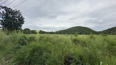 HL#30035ที่ดิน ทำเลดี วิวภูเขา อำเภอหัวหิน จังหวัดประจวบฯขายที่ดินเปล่า เนื้อที่รวม 16 ไร่ 1 งาน 16.9 ตารางวา(25,667 ตารางเมตร )ที่ตั้ง ถนนประชาสามัคคี ตำบลหัวหิน อำเภอหัวหิน จังหวัดประจวบคีรีขันธ์ราคาขายยกแปลง 69,000,000 บาท ทำเลใกล้เคียง:- โรงเรียนนานาชาติDa Vinci International 280 เมตร- โรงเรียนนานาชาติหัวหิน 7 km.- ทะเลหัวหิน 5.7 km.- โลตัส มาร์เก็ตวิลเลจ 7.8 km.- ตลาด night market 4 km.- ห้าง Blue Port หัวหิน 6.7 km.- โรงพยาบาลก�