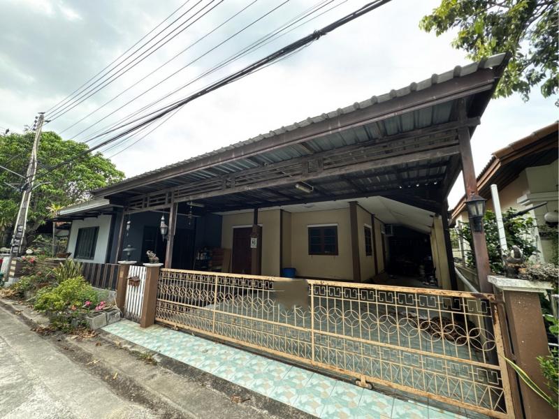    ขาย บ้านเดี่ยว โครงการ แคลิพอร์เนีย แกรนด์ เดอ วิลล์     ซอย 7 ถนน สุขุมวิท (ทล.3) หนองไม้แดง,เมืองชลบุรี,ชลบุรี  ราคา  2,745,000   บาท ‼️ต่อรองราคาได้เยอะมาก สนใจติดต่อเลย ‼️  รายละเอียดบ้าน ▸ เนื้อที่ 61.9 ตร.ว. ▸ 3 ห้องนอน 2 ห้องน้ำ  ▸ 1 ที่จอดรถ   สถานที่ใกล้เคียง   ▸ มหาวิทยาลัยศรีปทุม วิทยาเขตชลบุรี ▸ โลตัส อมตะ ▸ โรงพยาบาลวิภาราม อมตะนคร ▸ วัดอู่ตะเภา  รหัสทรัพย์ (Code ID)  : PJ-26-JK 4088213   สอบถา�