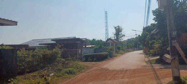 รหัสทรัพย์ M650522ขายที่ดินทำเลศักยภาพสูง ย่านพัทยา ถนนสุขุมวิท ซอย 19ตั้งอยู่ ตรงข้ามบ้านสุขาวดี ทำเลเด่น เหมาะสำหรับพัฒนาโครงการขนาดใหญ่ เช่น คอนโด โรงแรม รีสอร์ท หรือโครงการเชิงพาณิชย์???? ขนาดพื้นที่ 2 ไร่ขาย ยกแปลง???? ราคาขาย 51 ล้านบาท???? ค่าโอนและค่าภาษี ผู้ซื้อ–ผู้ขายออกคนละครึ่งจุดเด่นทำเลติดถนนสุขุมวิท เดินทางสะดวกใกล้แหล่งท่องเที่ยวและสิ่งอำนวยความส�