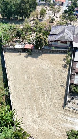 TEL : 092-288 9359 คุณดนิตาLine : https://line.me/ti/p/yxo92dHWP1รายละเอียด : เนื้อที่ขนาด 250 ตารางวาขายยกแปลง รวมพื้นที่ทางเข้าที่ดิน บริเวณที่ดินเป็นที่พักอาศัย แบ่งรั้วแยกพื้นที่ชัดเจนสถานที่ใกล้เคียง : - ชายหาดบางแสน - 5 Km.- ห้างเซนทรัลชลบุรี - 6 Km.- โรงพยาบาลเอกชล2 -  5 Km.- ทัศนาการ์เด้นฯ - 850 เมตร- เซเว่น/โลตัสมินิ - 700 เมตรราคาขาย 6,250,000 บาท (ต่อรองได้)ค่าใช้จ่ายวันโอน คนละครึ่งF-A14 