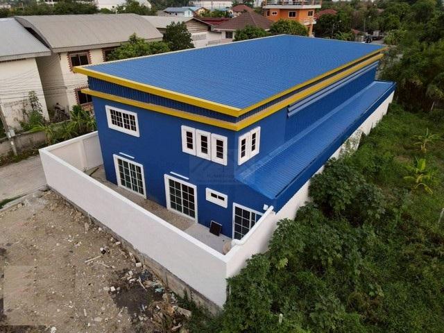 ให้เช่าโกดังโรงงาน 405 ตรม. พร้อมออฟฟิศ 2 ชั้น ติดสมาคมชาวปักษ์ใต้ ใใกล้เดอะพาซิโอ้พาร์คติดต่อ:: ชยา โทร/ID Line:: 0942823961Link Line:: https://line.me/ti/p/3xFA1An8Kcรหัส# T26-102- โกดังโรงงาน พร้อมออฟฟิศ 2 ชั้น ติดสมาคมชาวปักษ์ใต้ ใกล้เดอะพาซิโอ้พาร์ค- ขนาดพื้นที่ใช้สอย 405 ตารางเมตร ในตัวโกดัง- ออฟฟิศ 2 ชั้น- ชั้น 1 มีออฟฟิศ 1 ห้อง- ชั้น 2 มี 2 ห้อง- ห้องน้ำ 2 ห้อง อยู่ด้านในโกดัง ใช่วัสดุอย่างดี- รถ 6 - 10 ล้อ เทรลเลอร์ส�