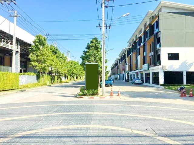 บางนา-กิ่งแก้ว  โฮมโปร สุวรรณภูมิ 1 กม. ให้เช่าอาคารพาณิชย์ 4ชั้น ฟังก์ชัน 4นอน 4น้ำ สนามบินสุวรรณภูมิ 3 กม. บางนา-ตราด 17 ตร.วา. 270 ตร.ม. 33,999B-M. ติดถนนกิ่งแก้ว เหมาะทำธุรกิจ สำนักงาน โรงเรียน ทำเลศักยภาพ ใกล้เมือง นิคมอุตสาหกรรมบางพลี เดินทางสะดวก Bangna-Kingkaew HomePro Suvarnabhumi 1km. Commercial building for rent 4-storey 4bed 4bath Suvarnabhumi Airport 3km. Bangna Trat Rd. land size 17sq.wa. usable area 270sq.m. rent 33,999 THB per month located on Kingkaew Road ideal for business office or school prime location close to the city and Bang Phli Industrial Estate convenient transportation