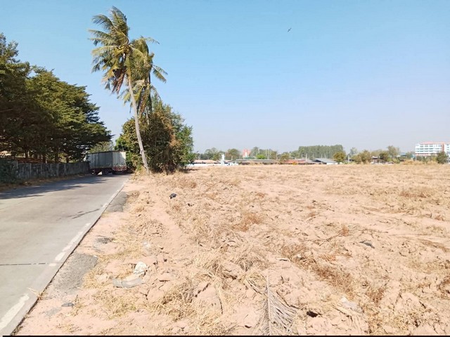 #พื้นที่ให้เช่าบ่อวิน ชลบุรี1️⃣ ลานโลจิสติกส์มาตรฐานงานหนัก + สิ่งอำนวยความสะดวกครบ2️⃣ มีโซนโกดัง Build-to-Order ทำตามออเดอร์ลูกค้า???? บ่อวิน ชลบุรี???? ราคาเริ่ม 85 บ./ตร.ม./เดือน + ค่าบริหาร 5 บ./ตร.ม. (ขั้นต่ำ 10,000)      สัญญา 3 ปี✅รถใหญ่เข้า–ออกสะดวก เชื่อมนิคมและท่าเรือโดยตรง✅โครงการลานโลจิสติกส์และโกดัง ขนาดกว่า 30 ไร่✅ออกแบบมาเพื่อธุรกิจขนส่ง ลานตู้ และคลังสินค้าโดยเฉพาะ✅ เลื�