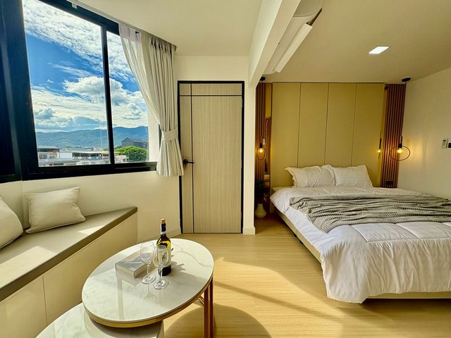 ขายคอนโด นครพิงค์ คอนโดมิเนียม เชียงใหม่รีโนเวทใหม่ พร้อมอยู่  Foreign Quota  ฟรีค่าโอน  ราคา 2.39 ล้านบาทโอกาสพิเศษสำหรับผู้ซื้อและนักลงทุนคอนโดรีโนเวทใหม่ทั้งห้อง พร้อมเฟอร์นิเจอร์และเครื่องใช้ไฟฟ้าครบ รองรับ Foreign Quota เหมาะสำหรับอยู่อาศัยเองหรือซื้อเพื่อลงทุนปล่อยเช่าในเชียงใหม่ รายละเอียดทรัพย์โครงการ: นครพิงค์ คอนโดมิเนียมพื้นที่ใช้สอย: 38 ตารางเมตรชั้น: 6 (ตำแห�