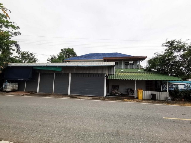  รหัสทรัพย์ (Code ID) :  PTT-26-B12641  ราคา   12,019,000 บาท (ราคาต่อรองได้) ▸ เนื้อที่   1,553 ตร.ว (3 ไร่ / 3 งาน / 53 ตร.ว)  พื้นที่ใช้สอย 1,052 ตารางเมตร   ▸ - ห้องนอน - ห้องน้ำ    ▸ 1 ที่จอดรถ   บ้านเดี่ยวหันไปทางทิศ   พิกัดทรัพย์ :   https://maps.app.goo.gl/4nhyYFZuEbFR1yy5A  สถานที่ใกล้เคียง ▸ใกล้ตลาดนัดราษฏร์นิยม ▸ใกล้วิทยาลัยเทคนิคนนทบุรี ▸ใกล้​วัดปลายคลองขุนศรี ▸ใกล้รพ.สต.วัดปลายคลองขุนศรี  สอบถามเพิ่มเติม / นัดชม โทร. 097-419-5982(พลอย) โทร