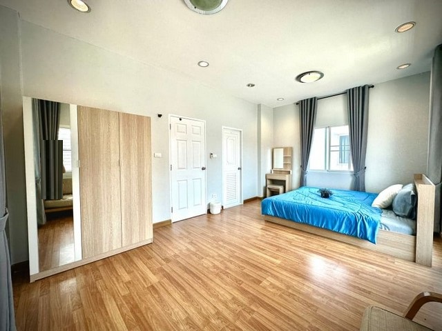 P1963 ให้เช่าบ้านเดี่ยว ถนนคุ้มเกล้า ใกล้ถนนเจ้าคุณทหาร ตรงข้ามตลาดคุ้มเกล้า เดินทางสะดวก เหมาะอยู่อาศัย