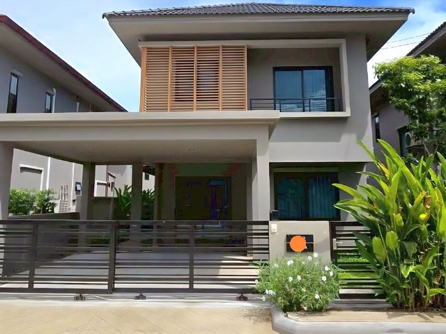 ให้เช่าCOMO Bianca II ให้เช่า สุขาภิบาล2 บางนาบ้านเดี่ยว2ชั้น•42ตารางวา•174 ตารางเมตร•แอร์4ตัว•เฟอร์นิเจอร์+เครื่องใช้ไฟฟ้า ทีวี ตู้เย็น เครื่องซักผ้า•เตา+อู๊ด ซิ้งค์•3 ห้องนอน 3 ห้องน้ำ•จอดรถได้ 2 คันถนน สุขาภิบาล2 ต. บางพลี ใหญ่ อ. บางพลี จ. สมุทรปราการ 10540•ทำเลใกล้ห้างเมกาบางนา, สนามบินสุวรรณภูมิ,, และเส้นวงแหวนกาญจนาภิเษก, สามารถเดินทางได้สะดวก และเข้า-ออกได้หลายเส้นทาง