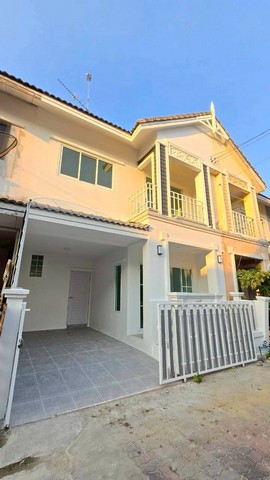 ขายด่วน ทาว์เฮาส์ บ้านฟ้าปิยรมณ์เรือนหลวง เฟส1ลำลูกกา คลอง 6 โนเวทใหม่ พร้อมอยู่ 