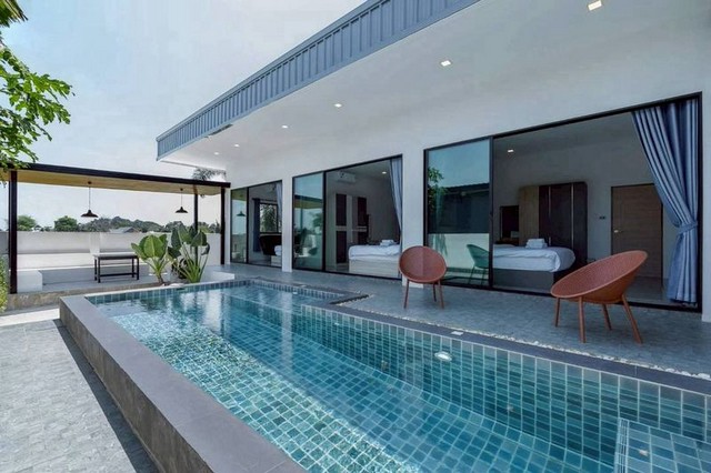 พูลวิลล่าโมเดิร์น บรรยากาศสงบ วิวสวนดอกไม้ เหมืองแก้ว แม่ริม