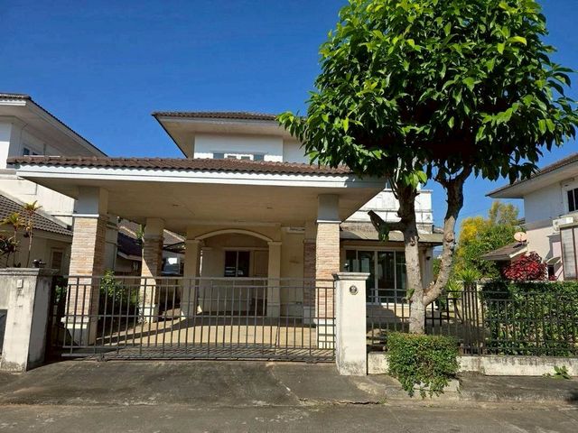 ขายเพียง 4.9 ล้าน #เอ็มเพอร์เร่อร์1 #แม่เหียะ บ้านเดี่ยว 2 ชั้น ในโครงการคุณภาพ โอกาสทองสำหรับคนอยากมีบ้านทำเลดี หรือสายลงทุนห้ามพลาด!