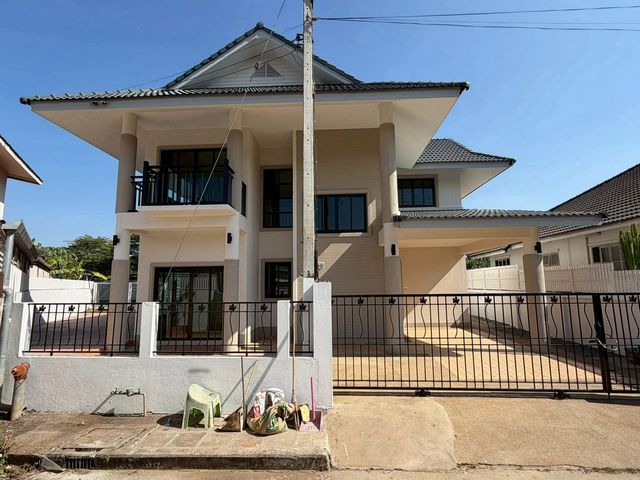 ขายเพียง 4.25 ล้าน #ฟ้าฮ่าม #อำเภอเมือง บ้านเดี่ยว 2 ชั้น #รีโนเวทใหม่ทั้งหลัง บ้านสวย พร้อมเข้าอยู่ #ใกล้แยกรวมโชค – #เซ็นทรัลเฟสติวัล