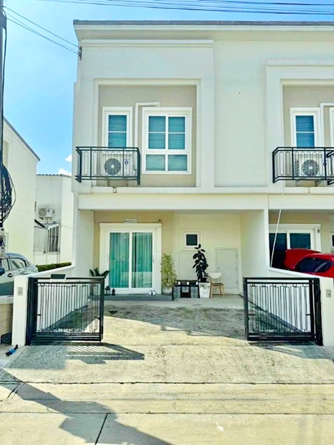 ฟิวเจอร์พาร์ค รังสิต ม.ธรรมศาสตร์ ศูนย์รังสิต 3 กม.ทาวน์โฮมหลังมุมให้เช่า 3 นอน 2 น้ำ 28 ตร.ว เครื่องใช้ไฟฟ้าครบ 7-Eleven 350 ม. ลาดสวาย. 