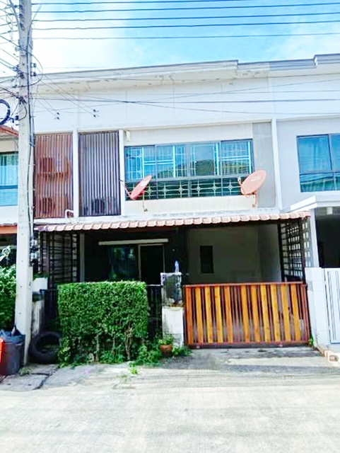 ฟังก์ชัน 3 นอน 2 น้ำทำเลบรมราชชนนี สาย 5 เซ็นทรัล ศาลายา 600 ม.ให้เช่าทาวน์เฮาส์ 2 ชั้น 