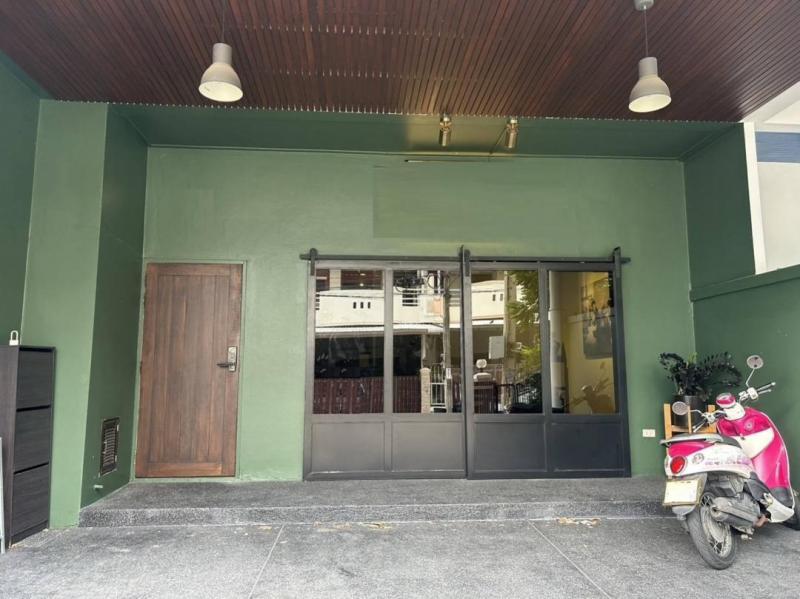 ให้เช่าทาวน์โฮม 3 ชั้น 48.5 ตร.ว. ศรีวรา ทาวน์อินทาวน์ ลาดพร้าว 94 ( ไม่รวมเฟอร์นิเจอร์ )