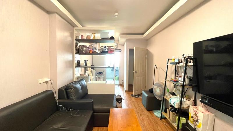 ขายคอนโด ศุภาลัย ปาร์ค รัชโยธิน Supalai Park Ratchayothin ใกล้ไฟฟ้า BTS รัชโยธินรายละเอียด :- แบบห้อง 1 ห้องนอน 1 ห้องน้ำ- พื้นที่ขนาด 49 ตร.ม.- อาคาร 1 ชั้น 23- Fully Furnished- City View- บิวอินชั้นว่างของ , บิวอินตู้ว่างรองเท้า- บิวอินครัว , โต๊ะเครื่องแป้ง- เตียงนอน , ตู้เสื้อผ้า , โซฟา- TV 60 นิ้ว , ตู้เย็น , ไมโครเวฟ - แอร์ 2 ตัว , ผ้าม่าน , ชักโครกอัตโนมัติ- ระเบียงทิศตะวันตกเฉียงเหนือ– สระว่ายน้ำแบบ , สวนสวย– ห้องอ�