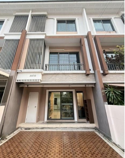  ให้เช่าทาวน์โฮม 3 ชั้น  หมู่บ้านเดอะไพรเวท อ่อนนุช 36 สุขุมวิท 77 ตกแต่งเฟอร์นิเจอร์บิ้วอิน