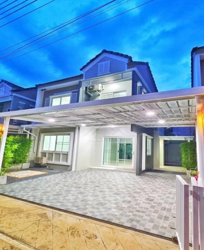 ให้เช่าบ้านแฝด 2 ชั้น เดอะ วิลเลจ เอ็กซ์คลูซีฟ บางนา กม.10 พร้อมอยู่ ใกล้เมกะบางนา