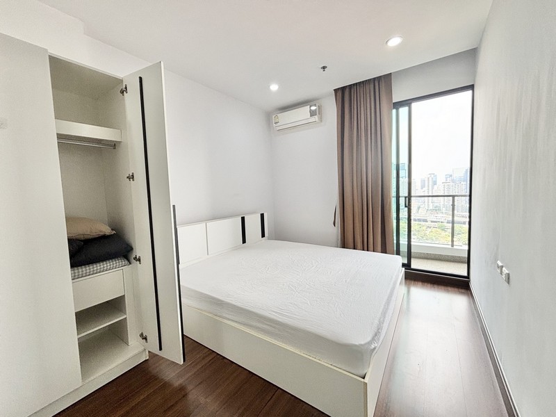 For Rent Supalai Premier Asoke size 50 sqm 1bed 1bath 25th Floor Fully Furnished and closed to MRT Petchburi::details::- Area 50 sqm.- 1 bedrooms 1 bathrooms- 25th Floor- Fully Furnished- balcony facing north, Petchaburi road - closed to MRT PetchburiRental Rate : 20,000 bath/month::Nearby places::1. Phetchaburi MRT Station2. Makkasan Airport Link3. Srinakharinwirot University Prasarnmitr Campus4. Amari Hotel5. Central Plaza Rama 96. Fortune Town / Tesco Lotus Fortune7. Royal City Avenue (RCA)8. Asoke BTS Station9. Samitivej Sukhumvit Hospital10. Bangkok Hospital********************************สนใจติดต่อ : BTL ESTATE AGENTS 0657095999Line : https://lin.ee/aeKXSB3LINE ID : @379zvtrkTel./Whatsapp : +66-65-709-5999, +66-81-456-1326Email : btlestateagents@gmail.com