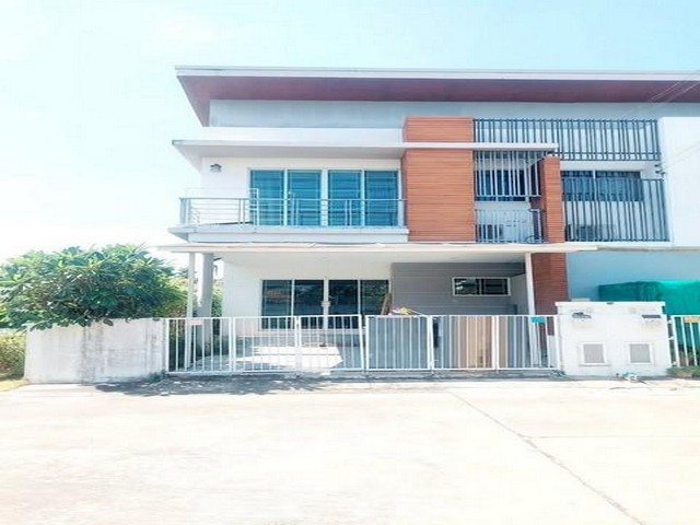 ขายทาวน์เฮ้าส์ 2 ชั้น ย่านซอยมิสทีน โครงการ เนอวานา คลัสเตอร์ รามคำแหง-ราษฏร์พัฒนา ซอยรามคำแหง160 ถนนราษฎร์พัฒนา เขตสะพานสูง