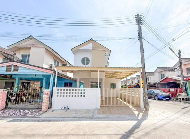 บ้านมินิมอล 3 ห้องนอน หลังมุม ใจกลางเมืองปลวกแดง ใกล้ตลาดลุงอ้วน ผ่อนเพียงเดือนละ 5000 บาท