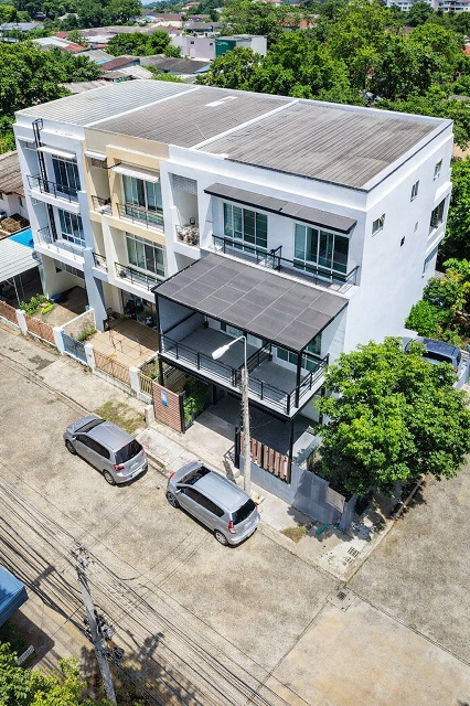 ถนนกัลปพฤกษ์ 50 ม. BTS วุฒากาศ 1.7 กม. ทาวน์โฮมหลังมุม 3ชั้น 3นอน 3น้ำ  บริติชโคลัมเบีย 2.9 กม. 31 ตร.วา. 370 ตร.ม. 