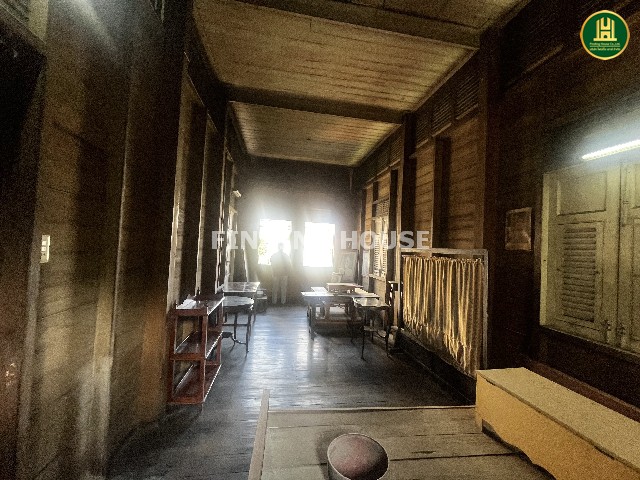 ขายบ้านเก่า 100 ปี ซอยสามเสน 26 ตรงข้ามโรงเรียนราชินีบน ที่ดิน 200 ตร.ว. ใจกลางเมือง