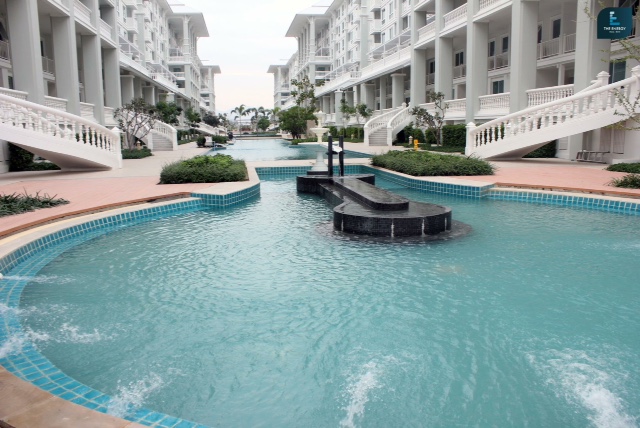 ด่วน! ขายคอนโดติดทะเล The Seaside City ติดถนนเพชรเกษม หัวหินไม่ต้องคิดนาน! เพราะคอนโดห้องนี้หาไม่ได้อีกแล้ว!อาคาร E3 ชั้น 4 ขายหมดก่อนตั้งแต่เปิดให้จอง เพราะทำเลติดทะเลที่สุด!ขนาด 32 ตร.ม. พร้อมเฟอร์นิเจอร์และ เครื่องใช้ไฟฟ้าครบครัน สภาพใหม่เหมือนมือหนึ่ง เพียงแค่คุณเข้ามา คุณก็พร้อมใช้ชีวิตพักผ่อนสบายๆ ได้ทันทีจุดเด่น:- วิวทะเลสุดพิเศษ สัมผัสลมทะเลและกลิ่นอายธรรม