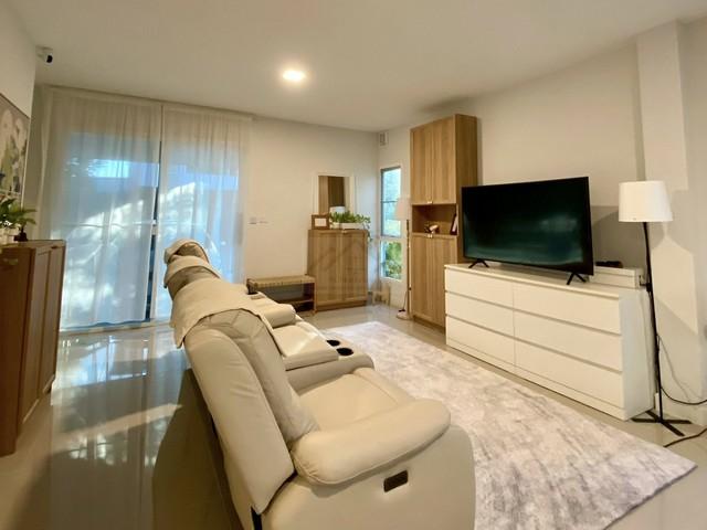 P1995 ให้เช่าบ้านแฝด แกรนด์ พลีโน่ เมกา บางนา Grande Pleno ติด Mega บางนา บ้านอยู่ถนนเมน บ้านสวย สภาพใหม่ พร้อมเข้าอยู่