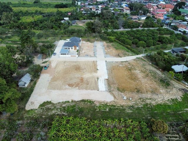 โอกาสทองของนักลงทุน & คนอยากมีบ้าน ราคาเริ่มต้นเพียงตร.ว.ละ 9,000 บาท #ลำพูน ที่ดินแปลงสวย ทำเลศักยภาพ ราคาน่าจับจอง ก่อนราคาขยับ!