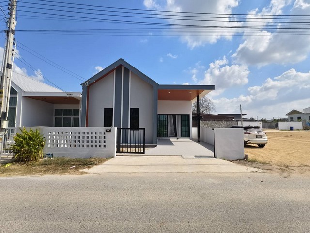 ขายบ้านเดี่ยวบ้านมือ1ตกเเต่งพร้อมเข้าอยู่ สไตล์นอดิกส์ พิกัด โป่ง-ห้วยยายมุก 1/5 ตำบลโป่ง อำเภอบางละมุง  ชลบุรี