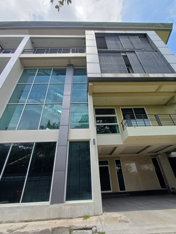 ขายโฮมออฟฟิต 4 ชั้น 600 ตรม. ห้องมุม ย่านรามอินทรา ใกล้แฟชั่นไอแลนส์ , MRT วงแหวนรามอินทรา