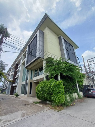 ให้เช่าโฮมออฟฟิต4ชั้นห้องมุม 600 ตร.ม.ย่านรามอินทราใกล้แฟชั่นไอแลนส์,MRTวงแหวนรามอินทรา